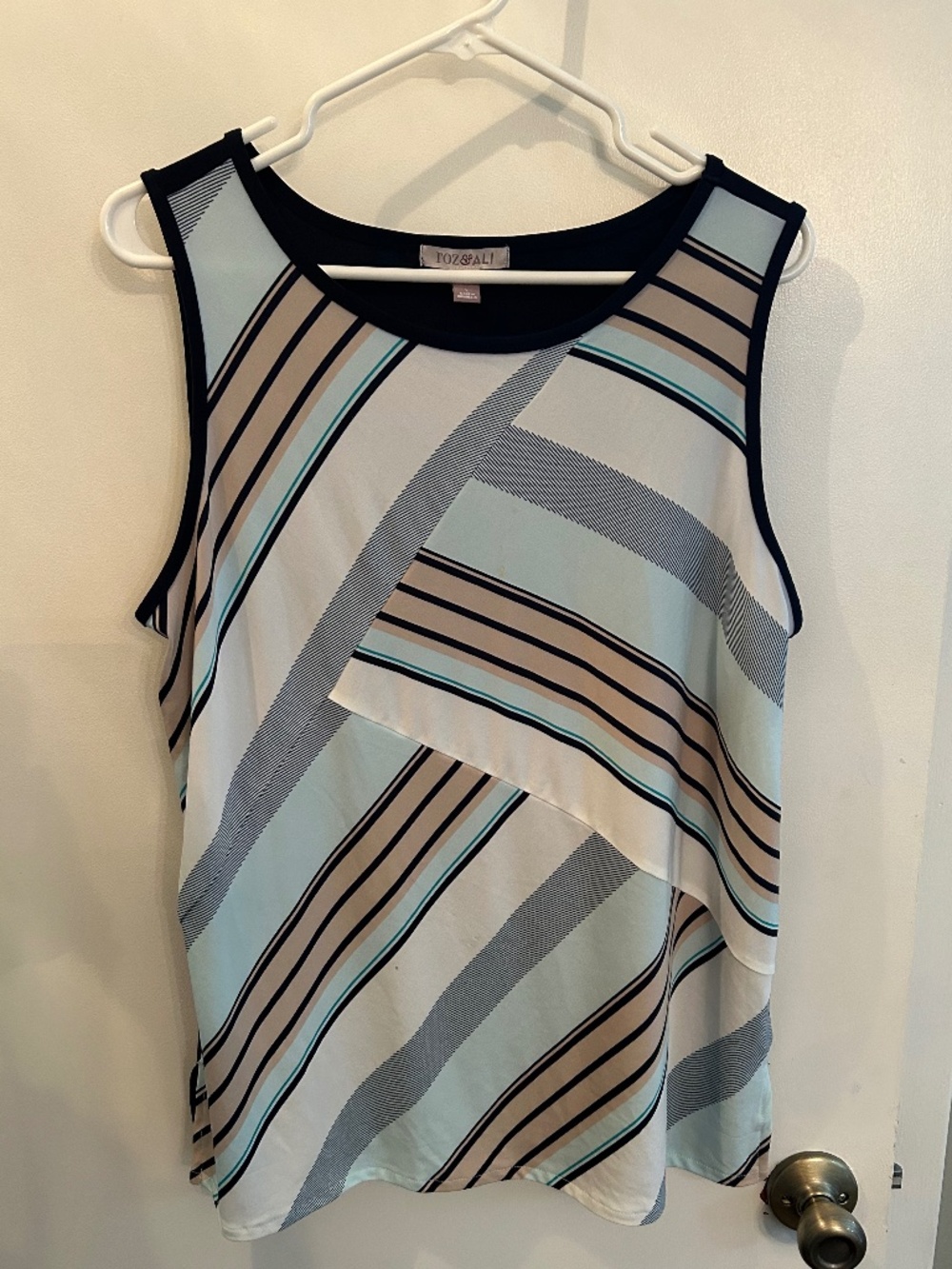 Roz and Ali Sleeveless Top Large
